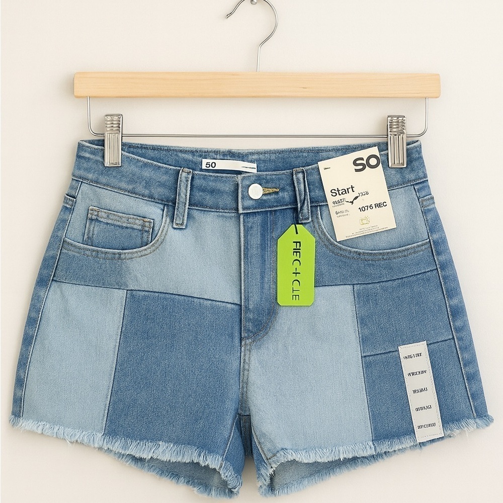 Junior’s SO patchwork high rise shortie shorts. Size 11 - 30” waist, 2.5" Inseam - Picture 1 of 3